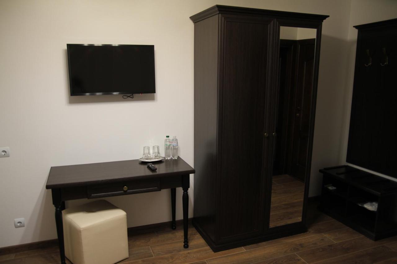Hotel Купецький Двір Mizhhirya  Esterno foto
