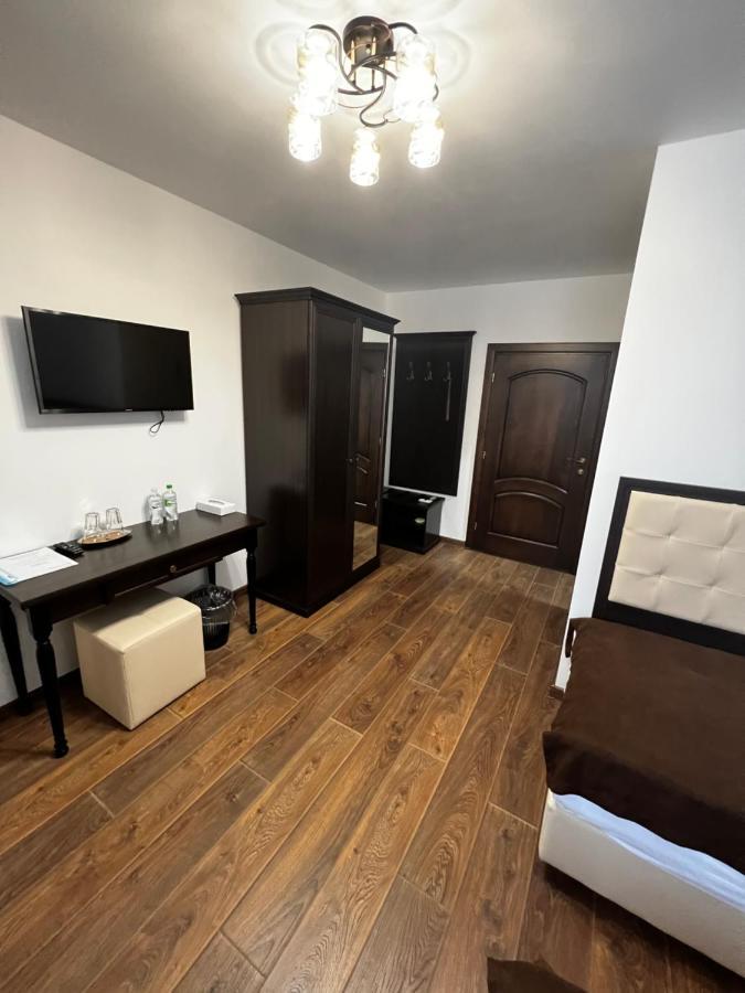 Hotel Купецький Двір Mizhhirya  Esterno foto